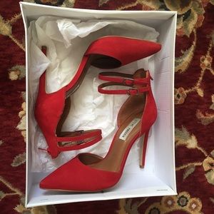 Steve Madden Red Pointed Heels